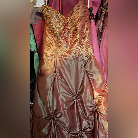 Xcite Prom - Picture 4 of 6